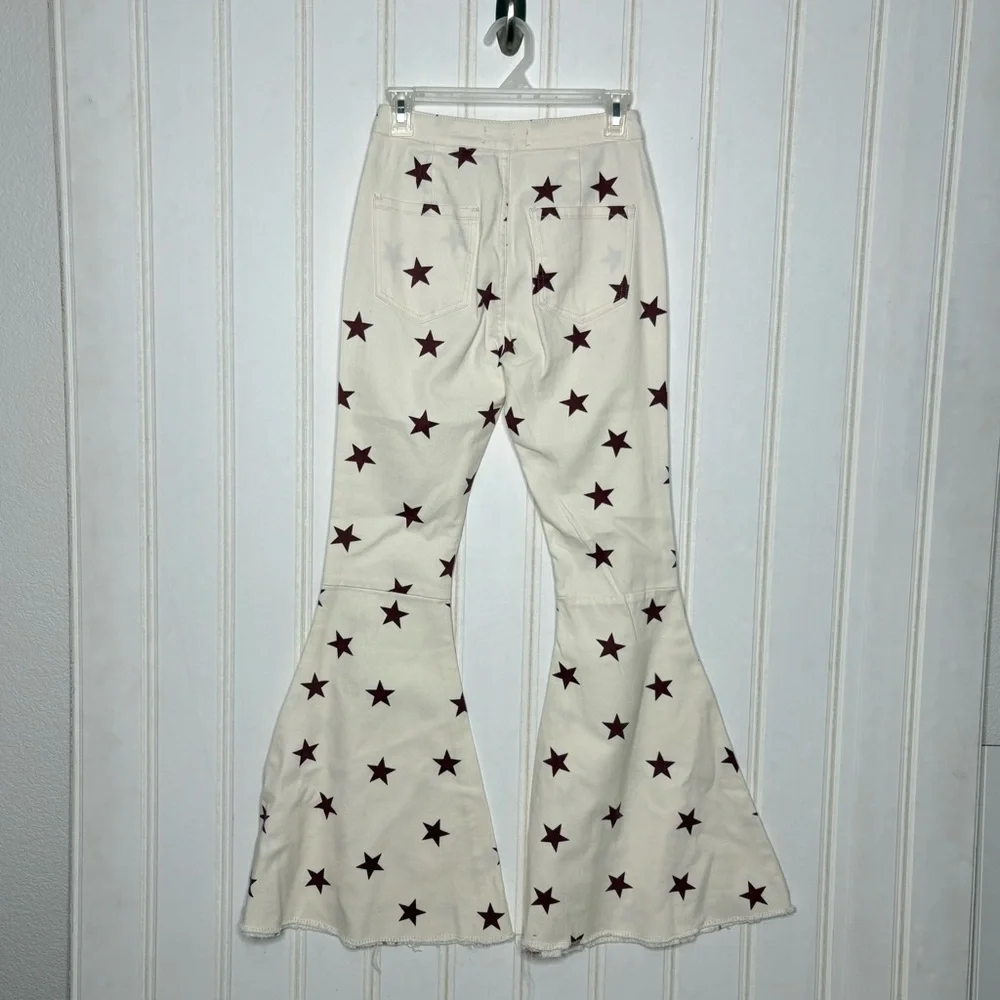 Cavender’s Cream & Red Star Print Flared Pants Sz Small NEW 77 - Picture 7 of 12